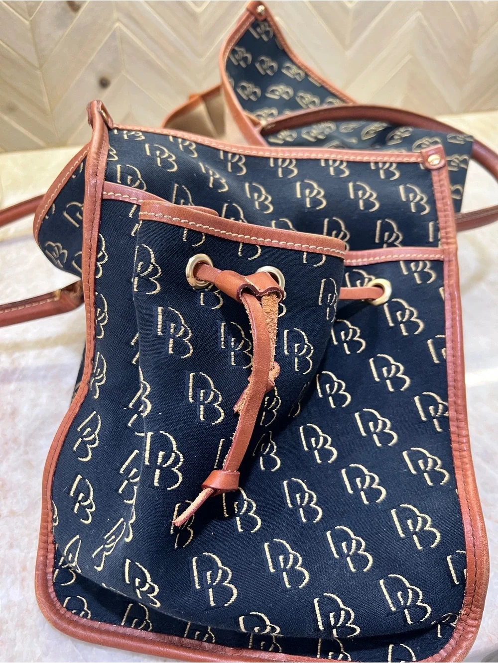 XL Dooney & Bourke Black Weekender Brown Leather Trim and Gold Monogram